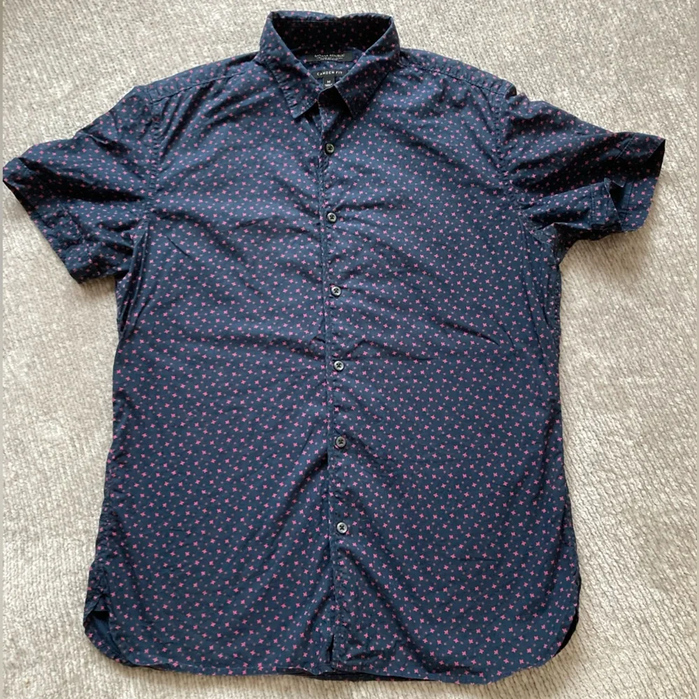 Banana Republic Camden Fit Navy Pink Print Short Sleeve‎ Button Down Shirt M